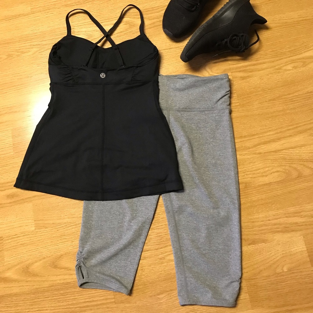 Lululemon black tank size 4
